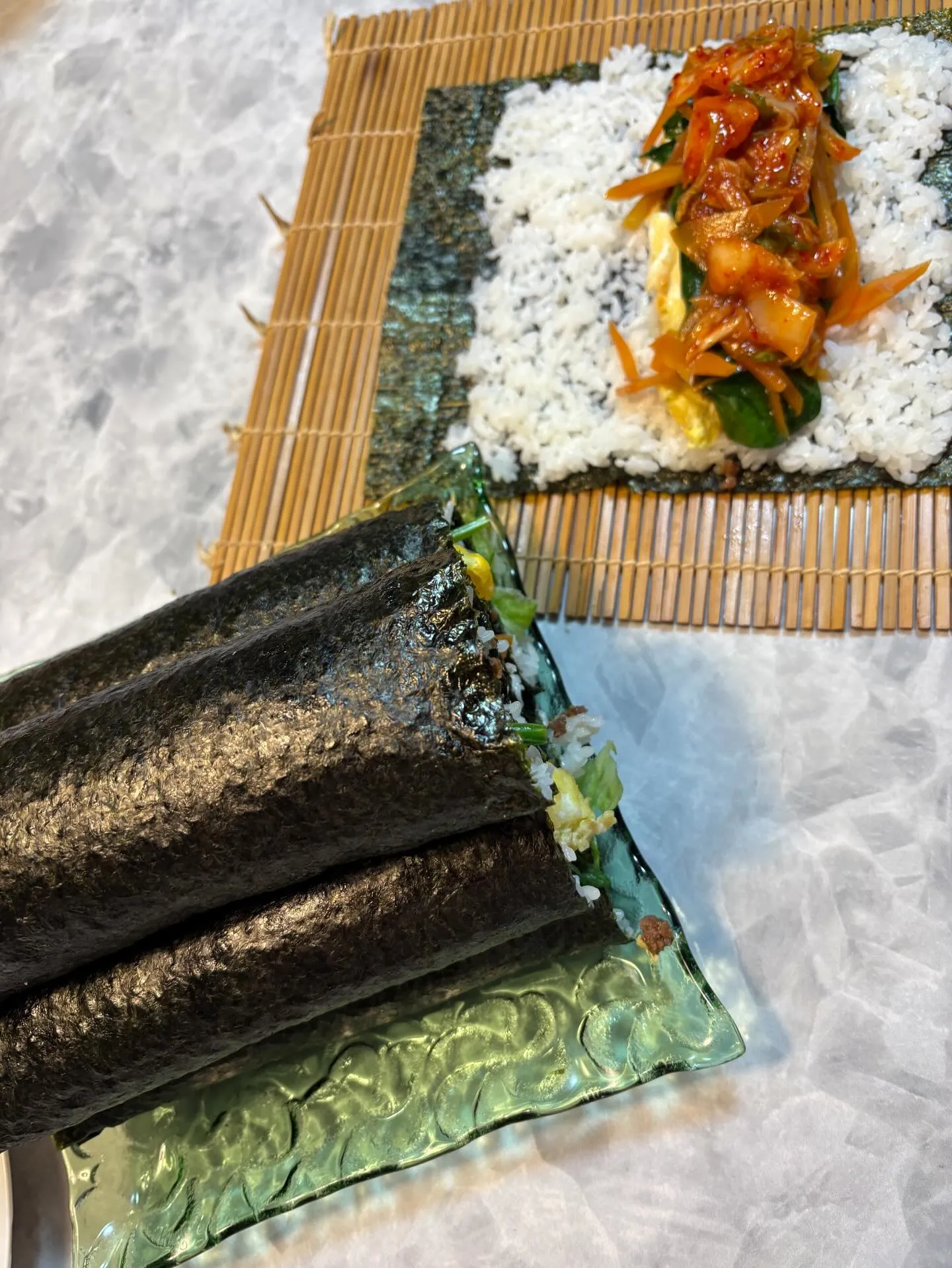 「今年も手作り恵方巻きに挑戦!具材をたっぷり詰め込んで、家族...